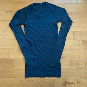 Lululemon black long sleeve